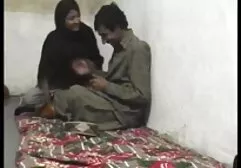 این سبزه نوجوان می شود توسط كون وكوس یک موز